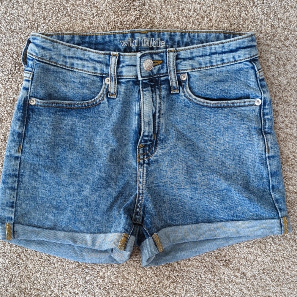Wild Fable High Rise Shorts Size 2/26R